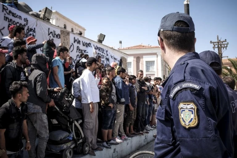 Καθηγητής Χριστόδουλος Στεφανάδης: Έκκληση για άμεση μετακίνηση προσφύγων από τη Σάμο – Kατάντησε αποθήκη ανθρώπων